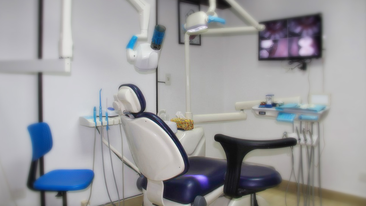 Dental operation room at Elite Smile Clinics Elgazaer branch