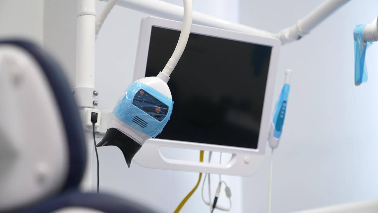 Monitor an control unit at Elite Smile Clinics New Cairo