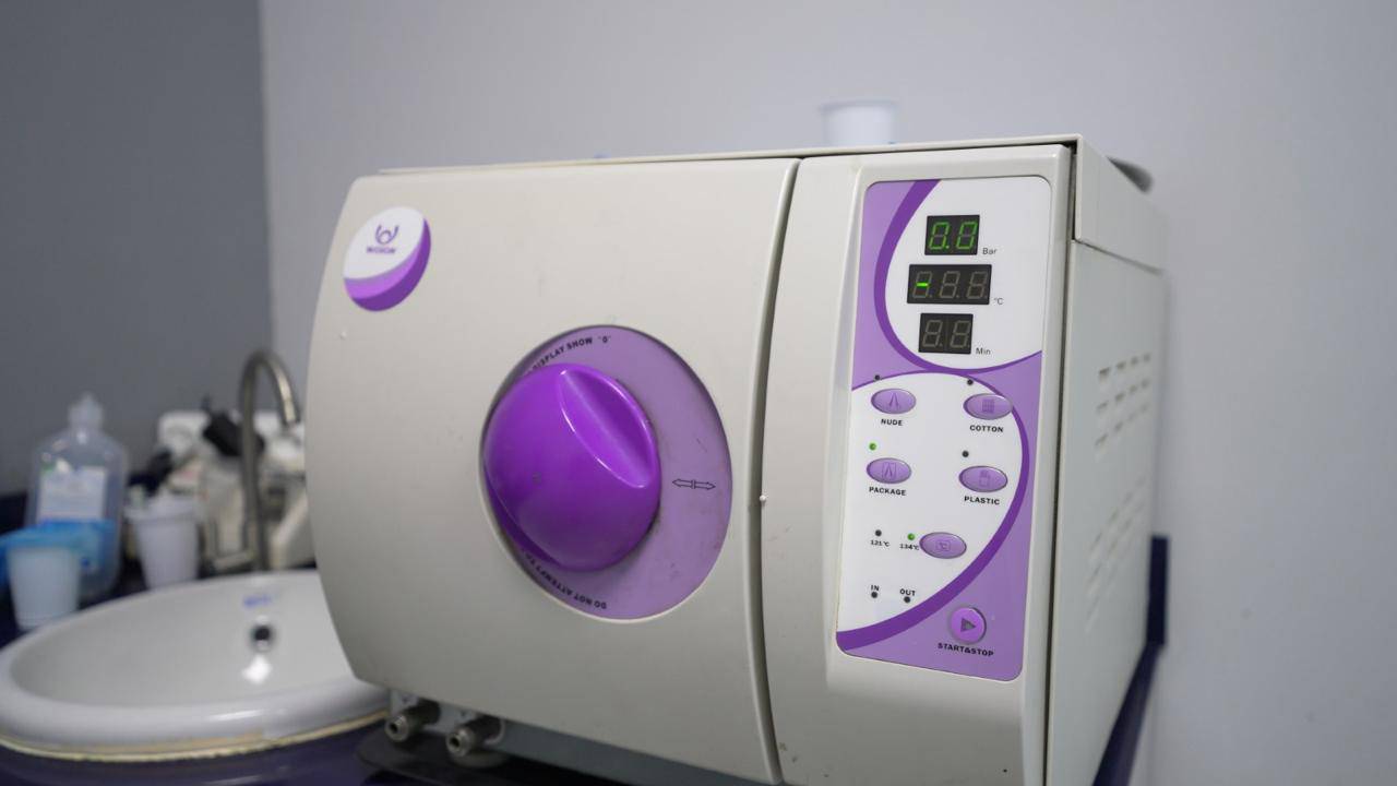 Autoclave sterilization equipment at Elite Smile Clinics New Cairo
