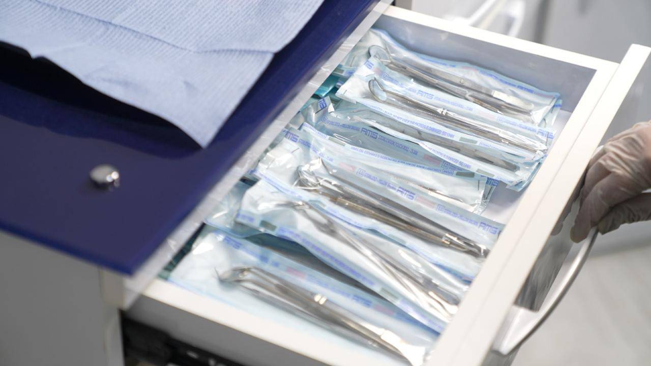 Sterilized dental tools at Elite Smile Clinics New Cairo